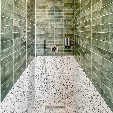 Terrazzo Style 2 Bedroom 2bathroom *