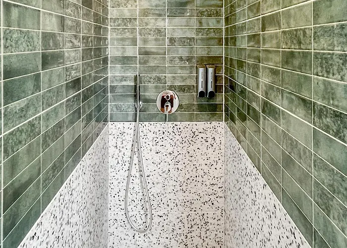 Terrazzo Style 2 Bedroom 2bathroom *