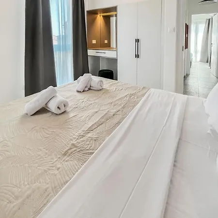 Terrazzo Style 2 Bedroom 2bathroom